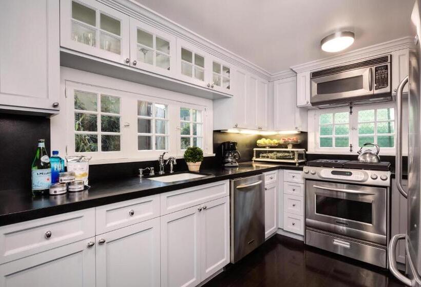 メゾネットスイート, The Charlie West Hollywood