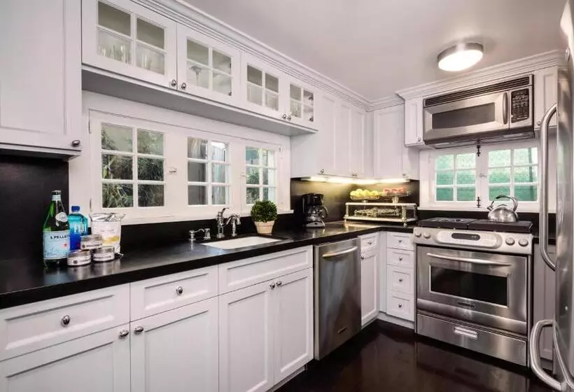 Duplex-sviitti, The Charlie West Hollywood