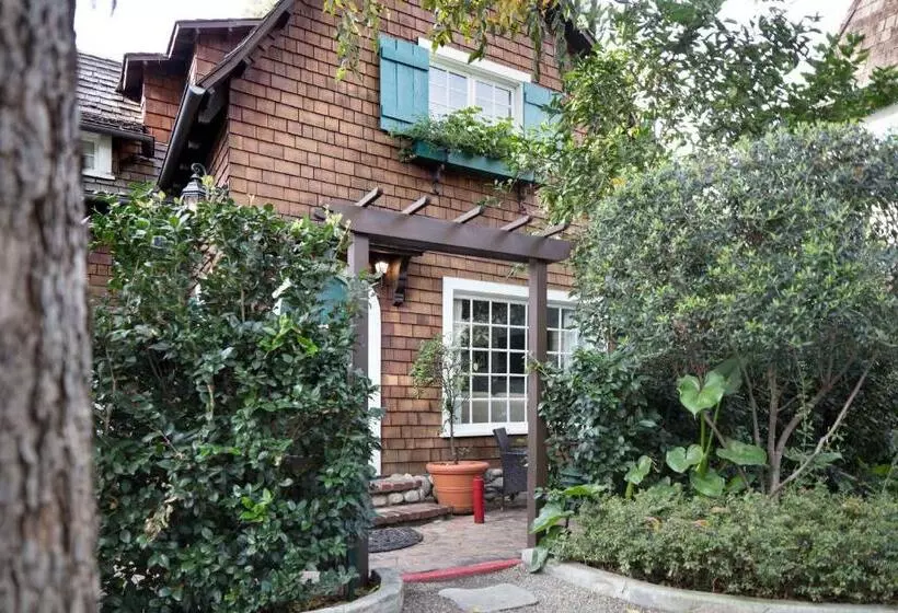 Duplex-sviitti, The Charlie West Hollywood