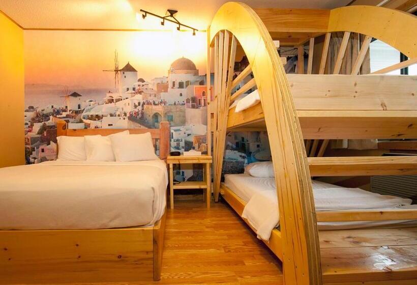 חדר סטנדרט עם מיטת קומתיים, Mt. Olympus Water Park And Theme Park Resort