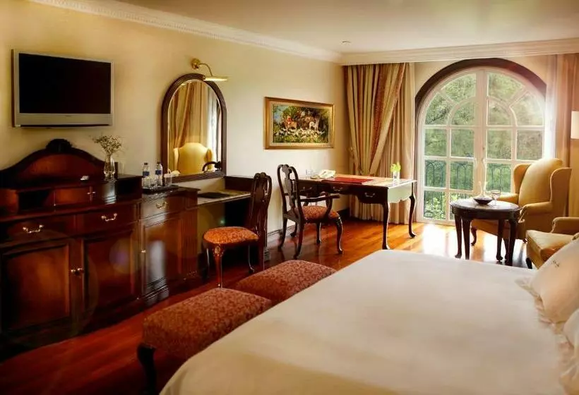 キングサイズベッドのデラックススイート, The Green Park Hotel Boutique