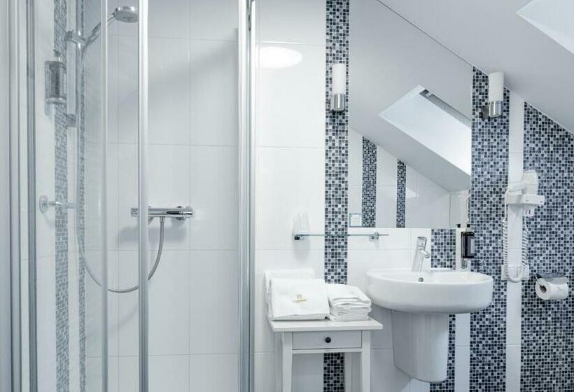 اتاق استاندارد یک نفره, Kolumna Park