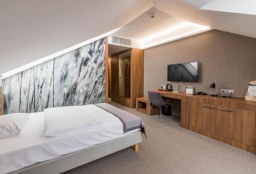 اتاق لوکس یک تخته, Kolumna Park