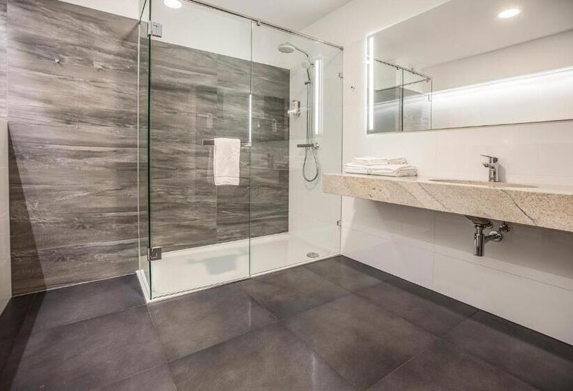 سوییت جونیور لوکس, Kolumna Park