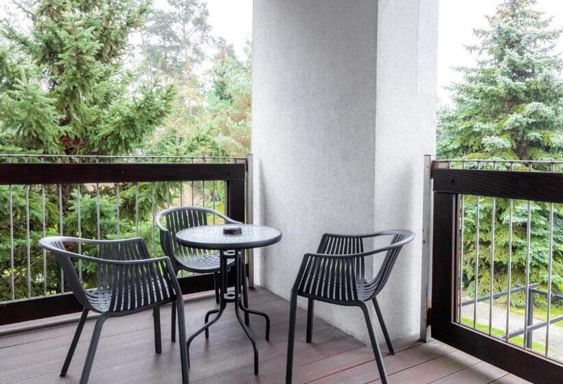 اتاق استاندارد سه نفره, Kolumna Park