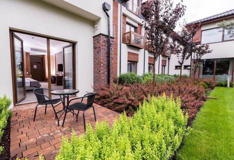 اتاق لوکس سه تخته, Kolumna Park