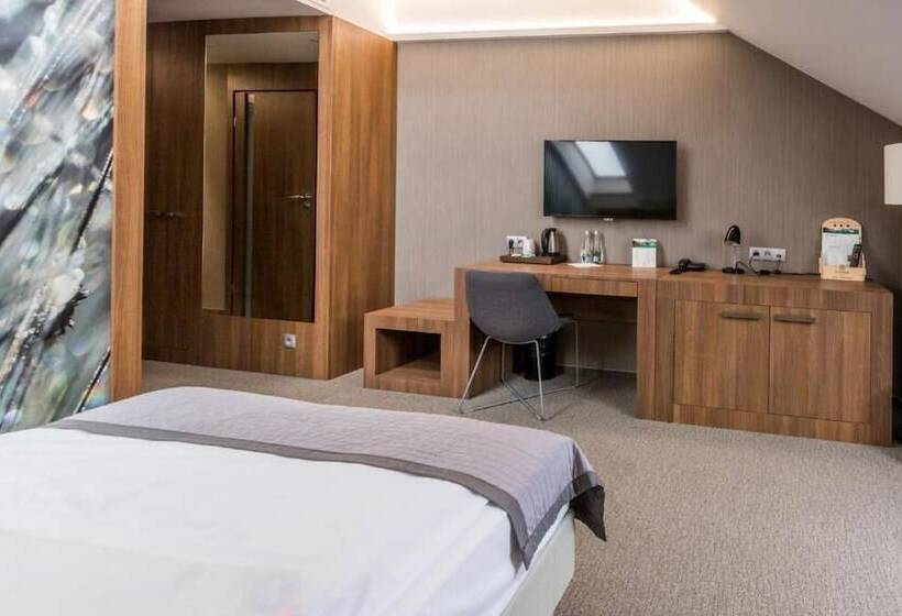 اتاق لوکس یک تخته, Kolumna Park