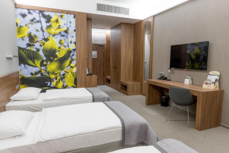 اتاق استاندارد سه نفره, Kolumna Park