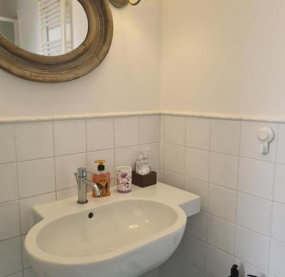 اتاق استاندارد با بالکن, Pippo A Vernazza Rooms