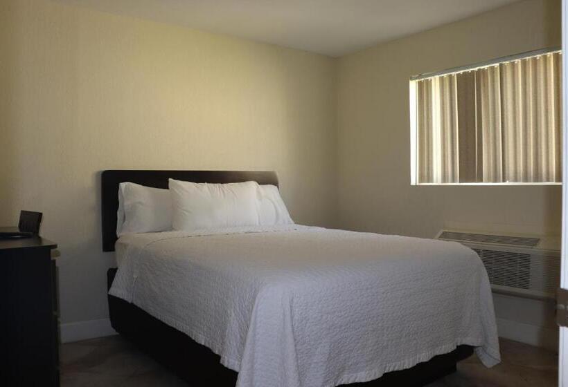 침실 2개 스위트, Curtis Inn & Suites