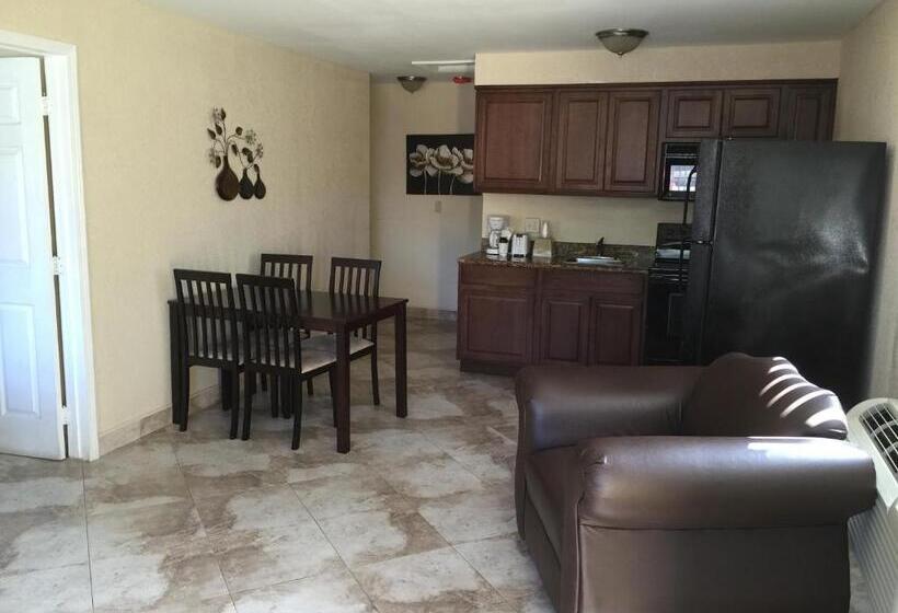 침실 2개 스위트, Curtis Inn & Suites