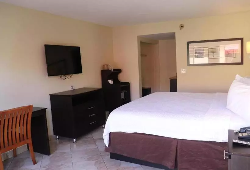 اتاق استاندارد با تخت بزرگ, Curtis Inn & Suites