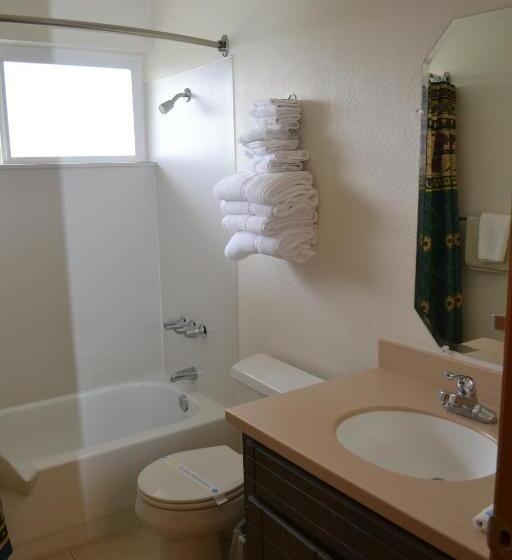 جناح عائلي, Anaco Bay Inn