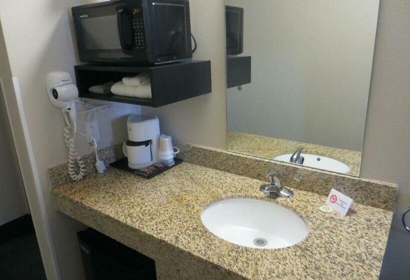 غرفة قياسية سرير كينج لذوى الإحتياجات الخاصة, Baymont By Wyndham Glenwood