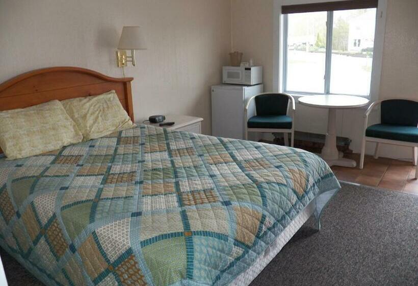 اتاق استاندارد, Coast Village Inn & Cottages