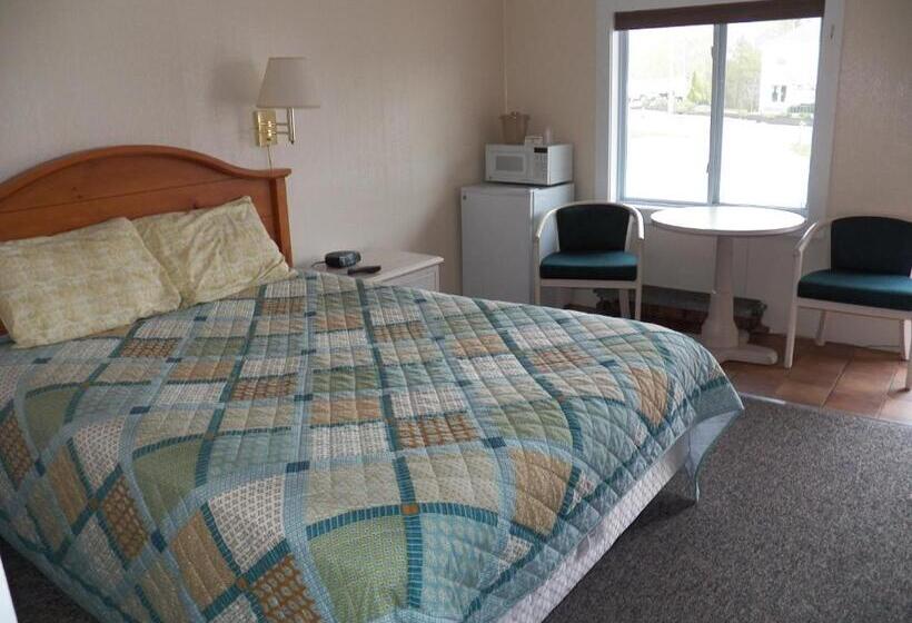 اتاق استاندارد با تخت بزرگ, Coast Village Inn & Cottages