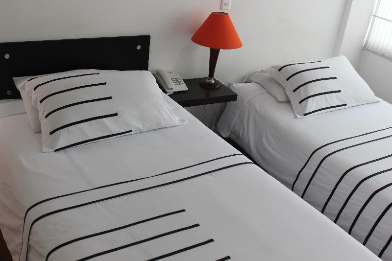 标准间, Real Estacion