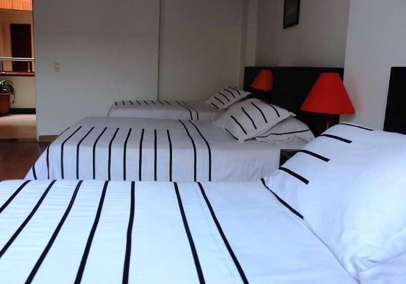 标准三人间, Real Estacion