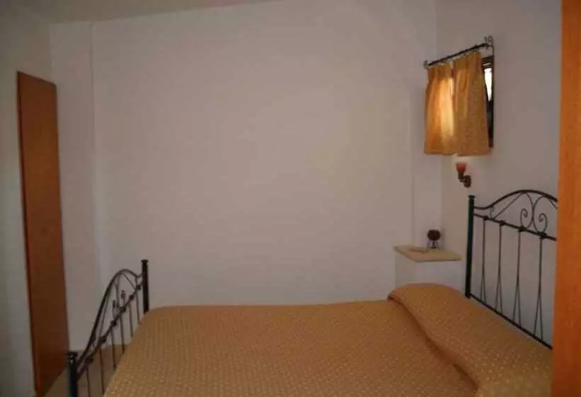 اتاق استاندارد چهار تخته, Villaggio Tabu
