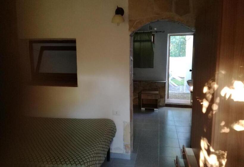 Standard room with outdoor bath, Villaggio Tabu