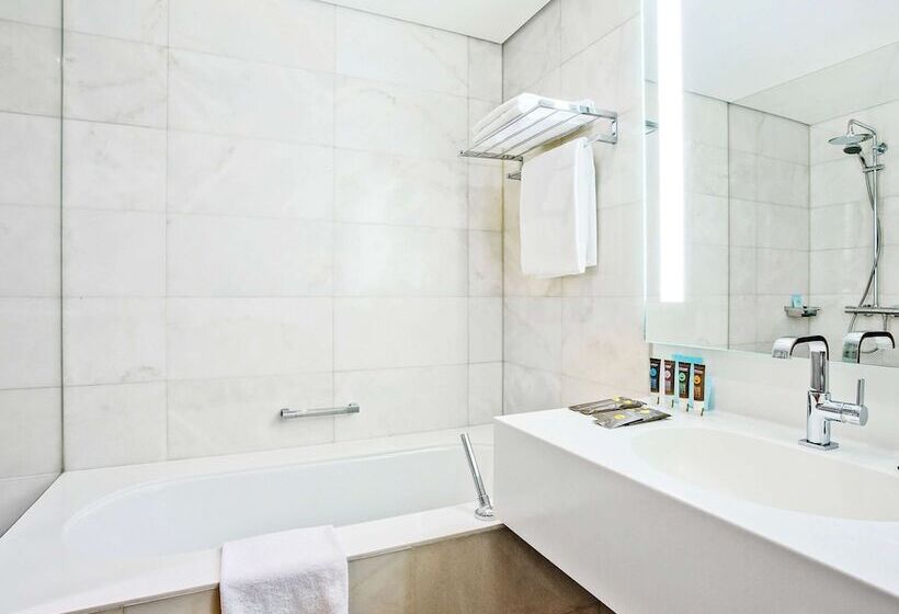 Номер Executive, Novotel Abu Dhabi Al Bustan