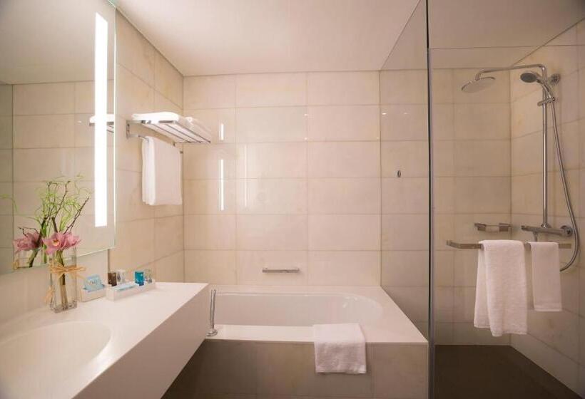 Люкс Superior, Novotel Abu Dhabi Al Bustan