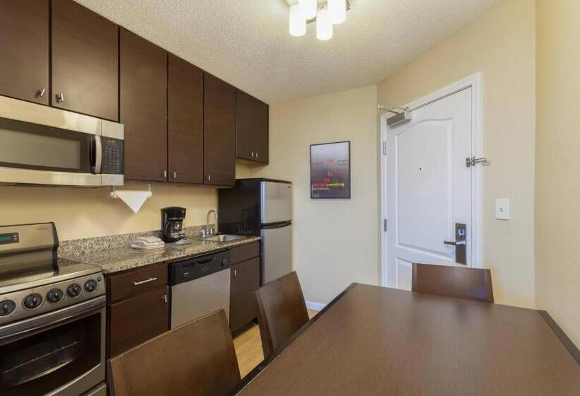 带大床的套房, Towneplace Suites Huntsville