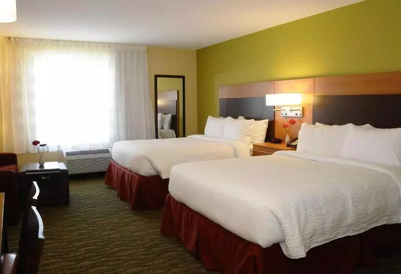スタンダードスタジオ, Towneplace Suites Redding