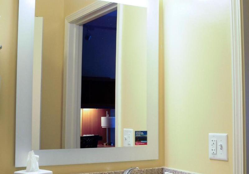 스위트 킹사이즈 침대, Towneplace Suites Redding