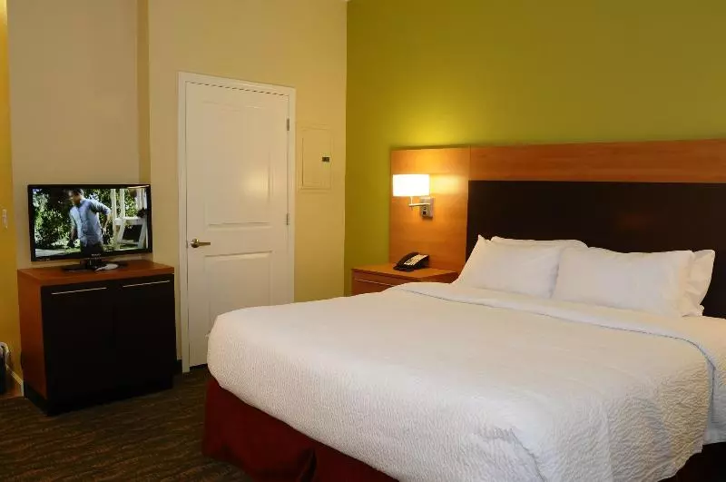 キングサイドベッドのスタンダードワンルーム, Towneplace Suites Redding