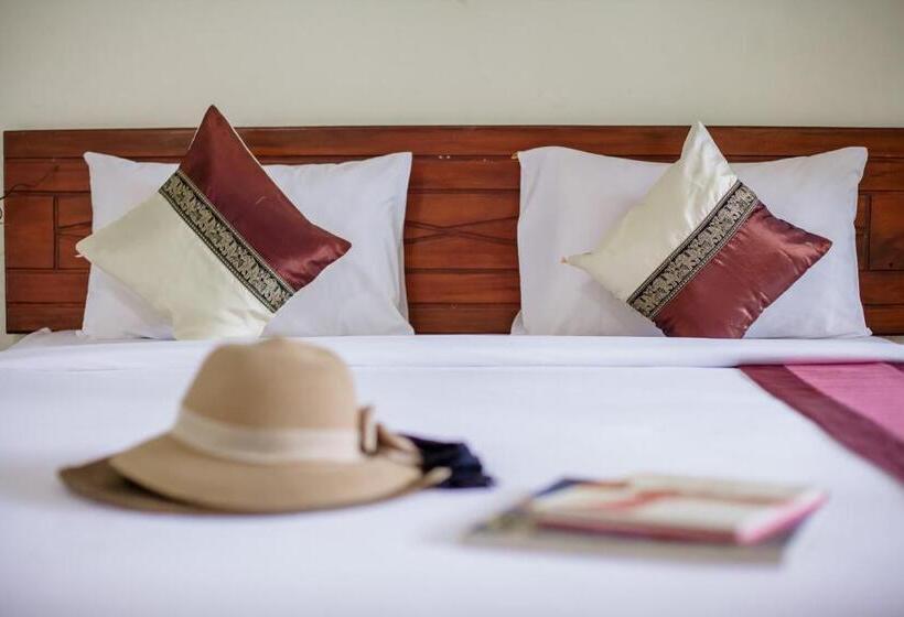 수영장 전망 방갈로, The Vatika Resort And Spa