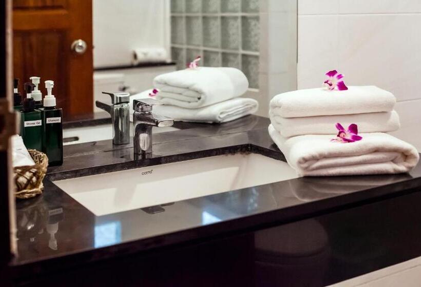 Номер Deluxe, The Vatika Resort And Spa