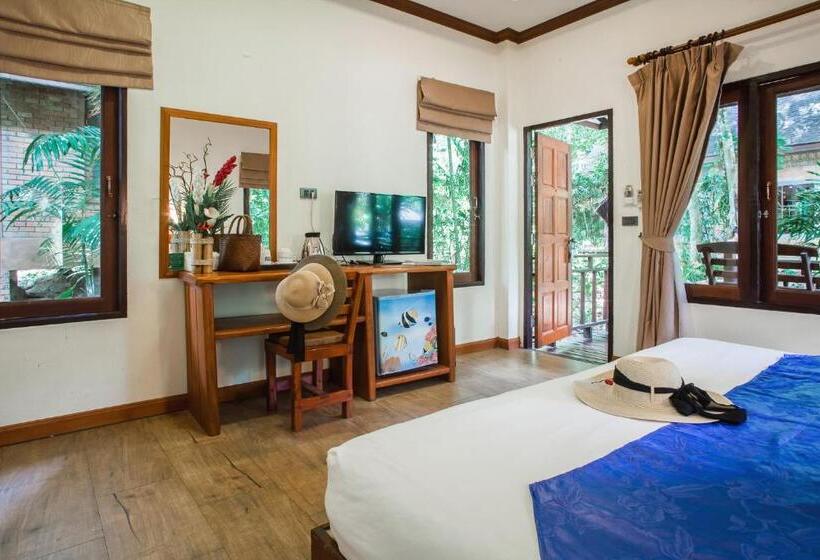 디럭스 룸, The Vatika Resort And Spa