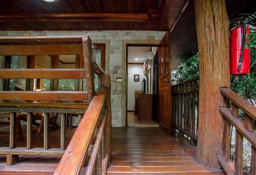 스탠다드 트리플 룸 가든 전망, The Vatika Resort And Spa