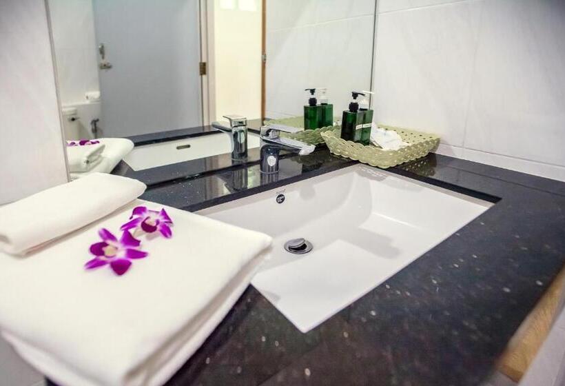 Бунгало с видом на бассейн, The Vatika Resort And Spa