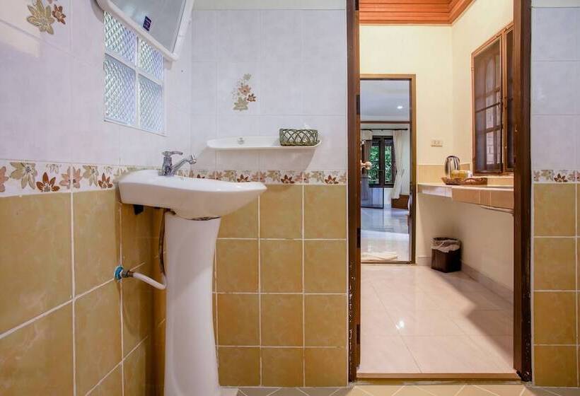 패밀리 방갈로, The Vatika Resort And Spa