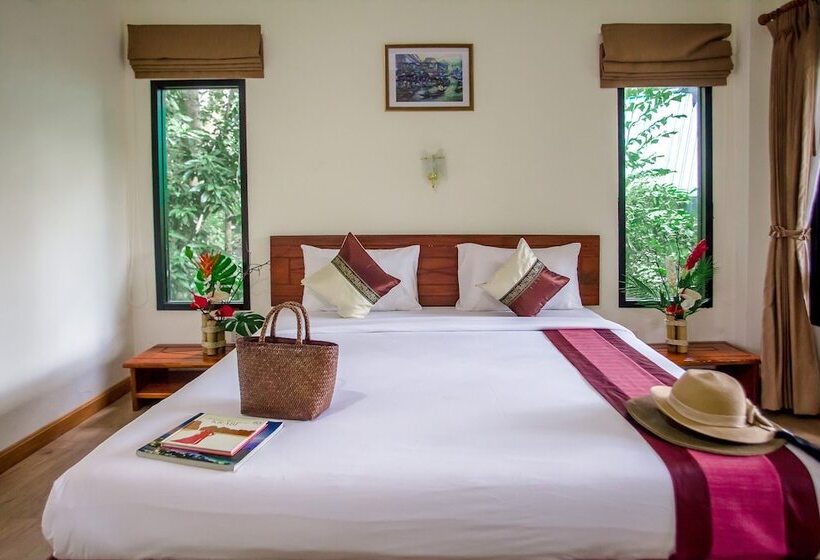 수영장 전망 방갈로, The Vatika Resort And Spa