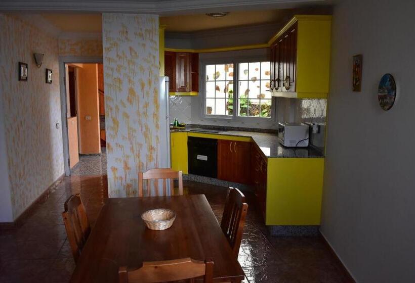 Апартаменты 3 Спальни, La Fonda Aeropuerto