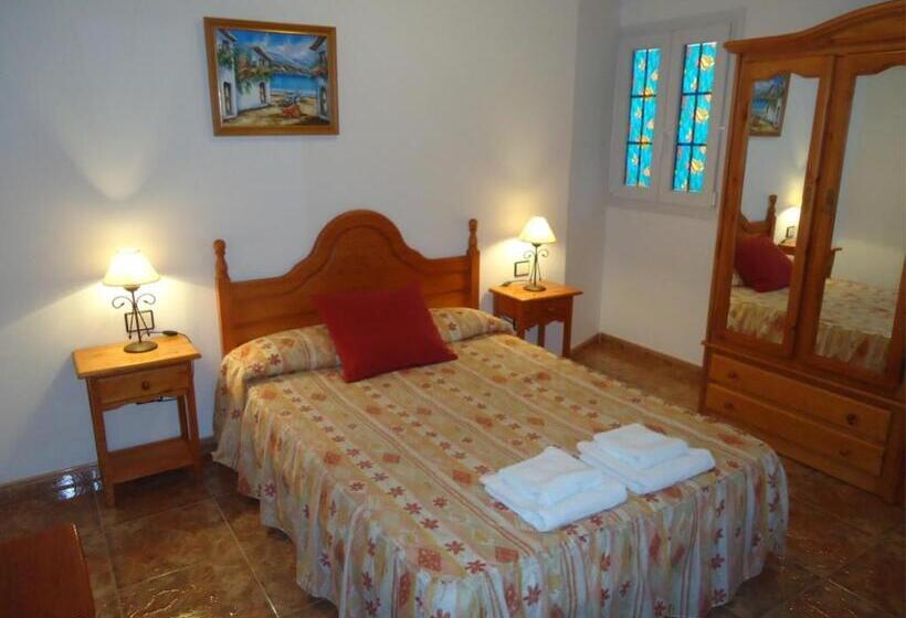 Апартаменты 3 Спальни, La Fonda Aeropuerto