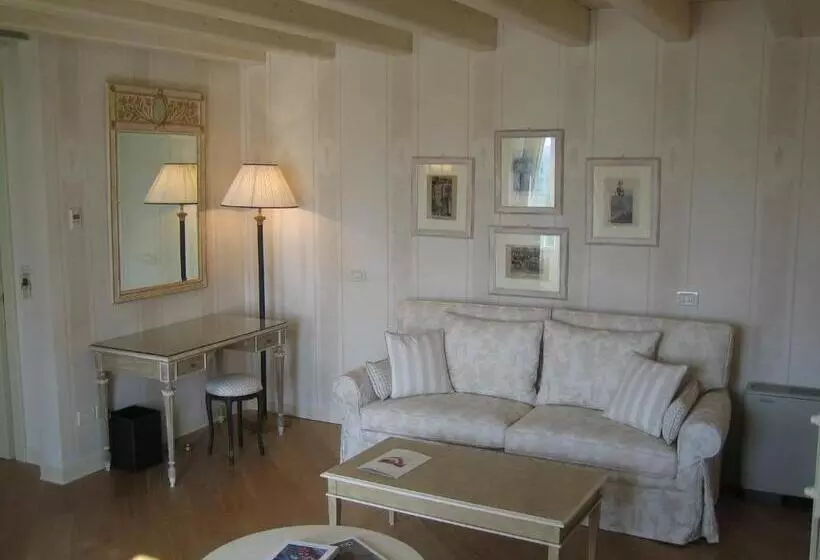 Suite with Terrace, Garda Hotel San Vigilio Golf