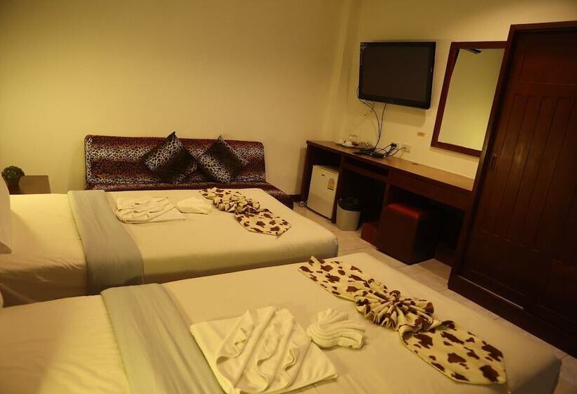 غرفة قياسية, New Forest Patong