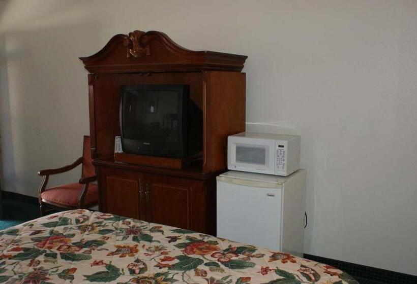 חדר סטנדרט עם מיטת קינג, Hwy Express Inn And Suites