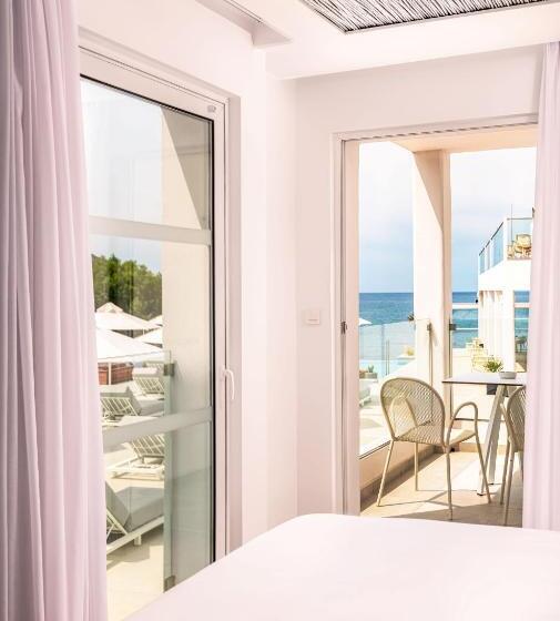 جناح مزود بجاكوزى, Kantouni Beach Boutique