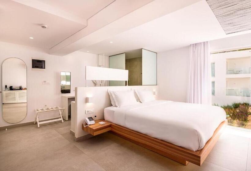 带按摩浴盆的套房, Kantouni Beach Boutique