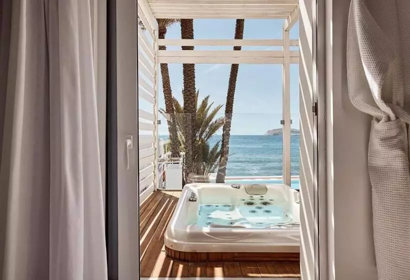 سوییت لوکس, Kantouni Beach Boutique