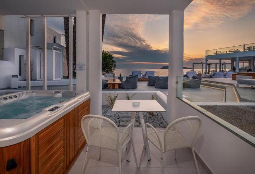 جناح ديلوكس, Kantouni Beach Boutique