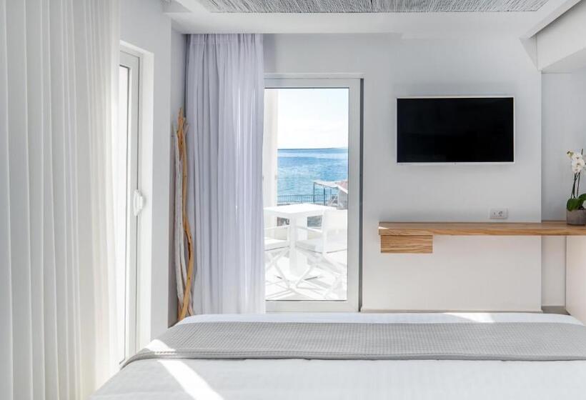 غرفة قياسية مطلّة علي البحر, Kantouni Beach Boutique