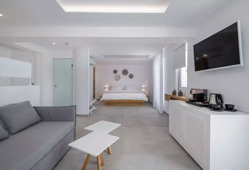سوییت جونیور با چشم‌انداز دریا, Kantouni Beach Boutique
