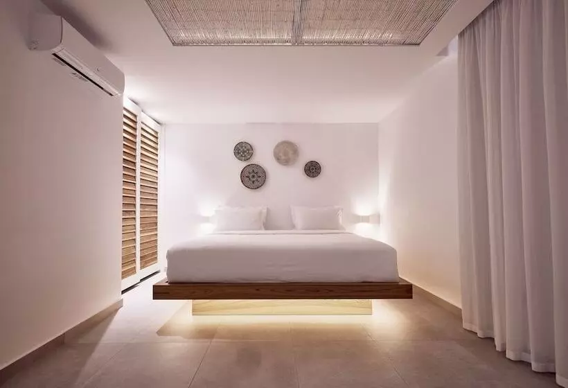 سوییت جونیور با چشم‌انداز دریا, Kantouni Beach Boutique