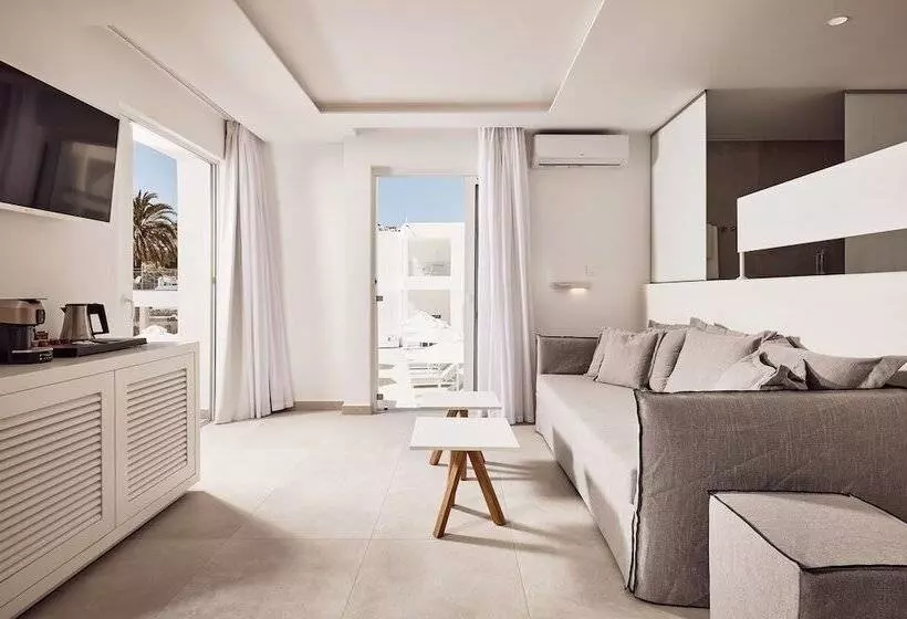 سوئیت جونیور با چشم‌انداز باغ, Kantouni Beach Boutique